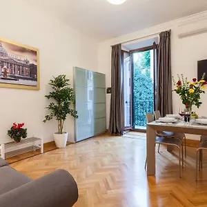 Vatican Loris House , Roma Italia