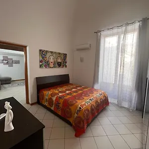 Casa , Aeroporto di Catania Fontana Rossa Italia